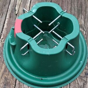 Green Christmas Tree Stand
